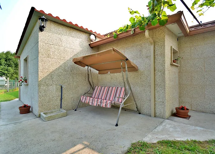 Galihost - Casa Con Jardin En Pontevedra